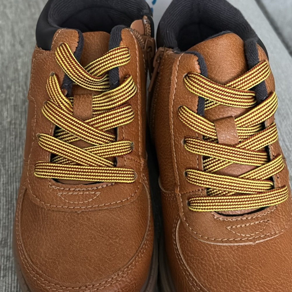 Boys work boots